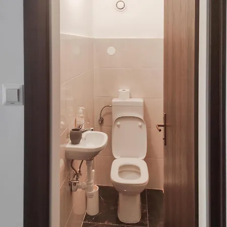2 Bedroom In Okrug Gornji Trogir